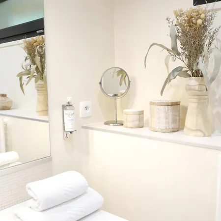 Le Parc Du Chateau Bed & Breakfast Hermonville