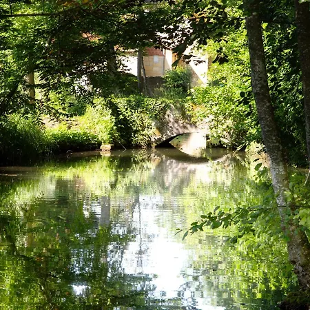 Le Parc Du Chateau Bed and Breakfast 3*