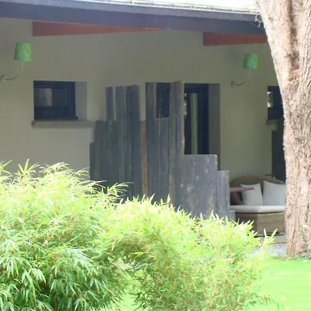 Le Parc Du Chateau Bed & Breakfast Hermonville